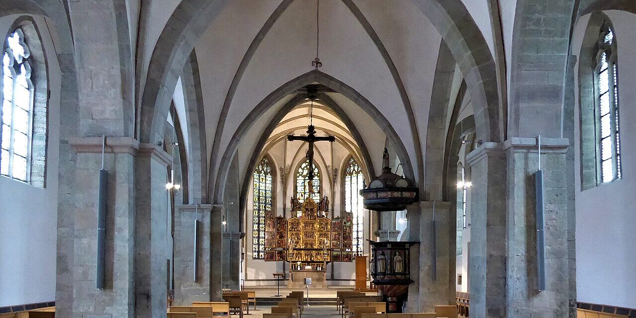 Interior_of_St._Viktor_(Schwerte)_(01)